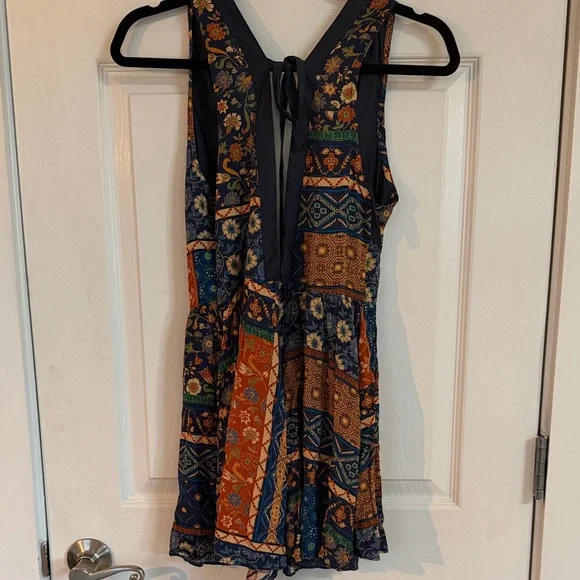 Vici Floral Patchwork Sleeveless Romper size small Boho style - Picture 3 of 3